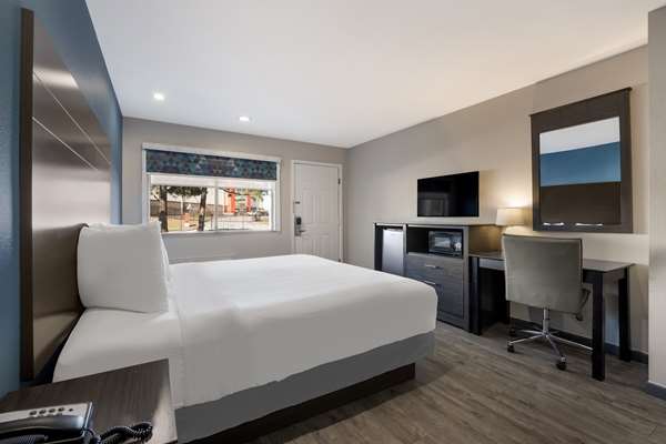  - SureStay Hotel by Best Western North Houston Spring