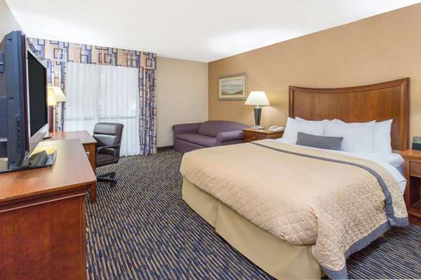  - Wyndham Garden Conference Center Urbana - I-74, Exit 183