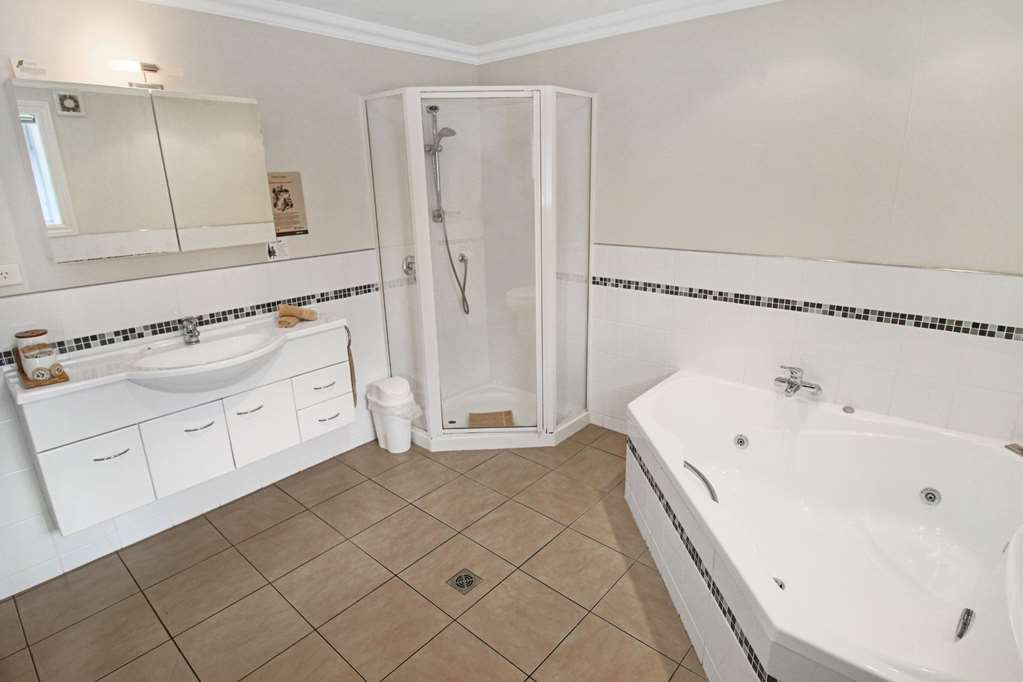 KERIKERI PARK LODGE-guestroom-Guest Room,On-Site.jpg