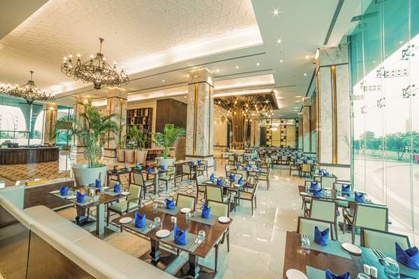 Dining,Dining Area,Restaurant,On-Site