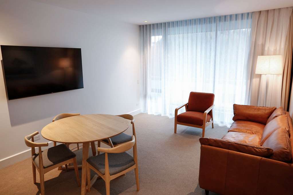 THE SANDS TORQUAY-guestroom-Guest Room,Suite,On-Site.jpg