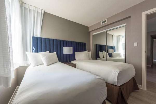  - Carmana Plaza Hotel Vancouver