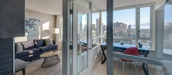  - Carmana Plaza Hotel Vancouver