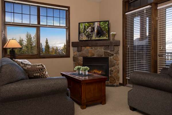  - Glacier Mountaineer Lodge Golden
