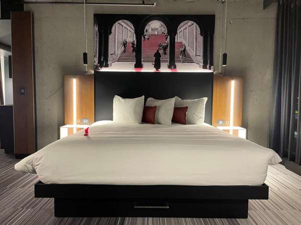  - Grand Times Hotel Sherbrooke