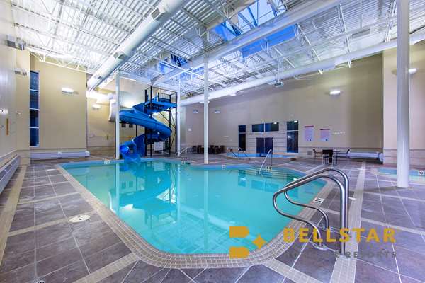 Pool - Grande Rockies Resort Canmore