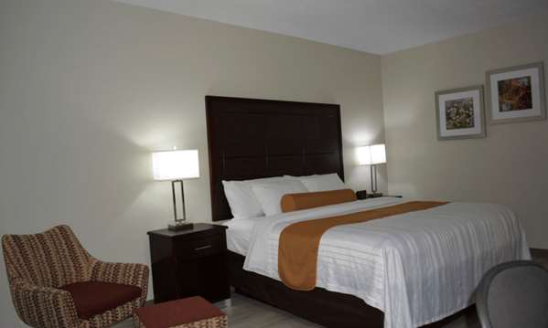 Suite - Orangewood Inn & Suites Kansas City - I-29, Exit 13