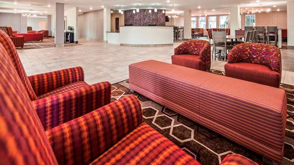  - Orangewood Inn & Suites Kansas City - I-29, Exit 13