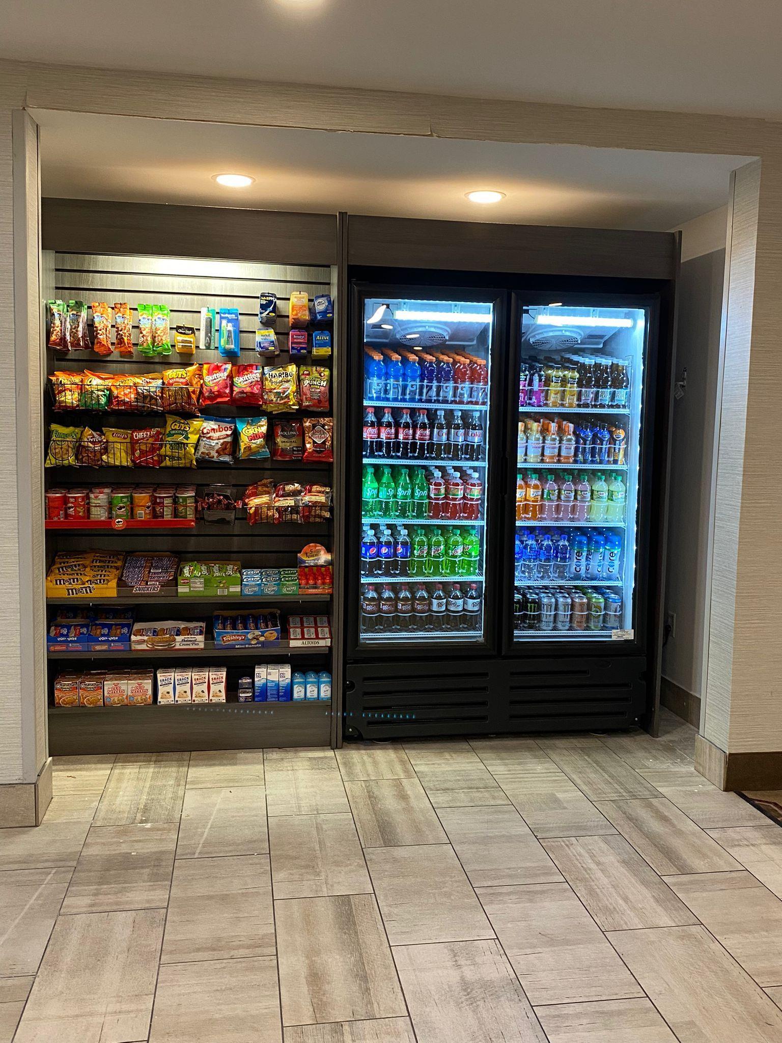 Market Place | Orangewood Inn & Suites Kansas City Airport