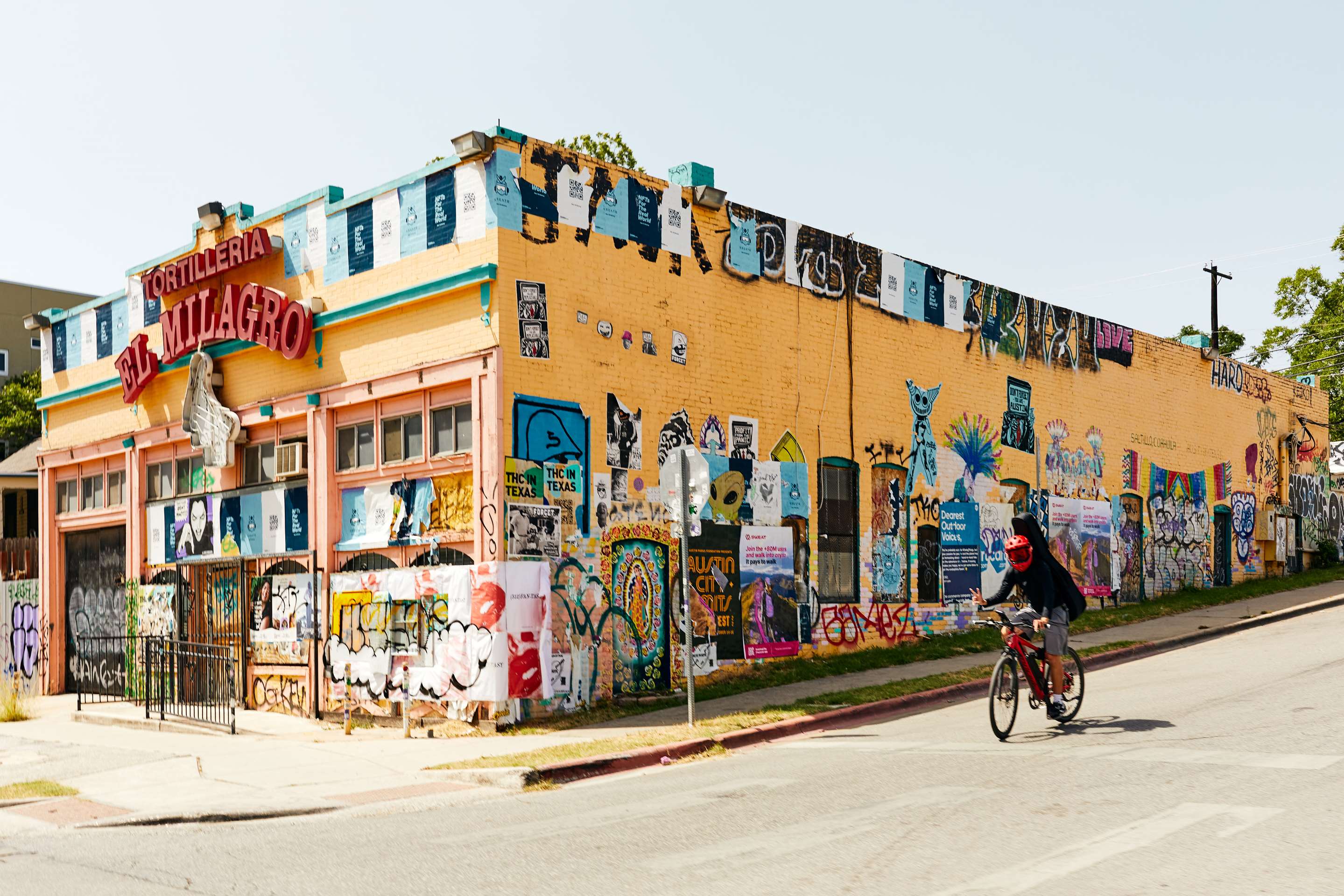 Sentral Austin Neighborhood Shoot | Sentral East Austin at 1614 E. Sixth