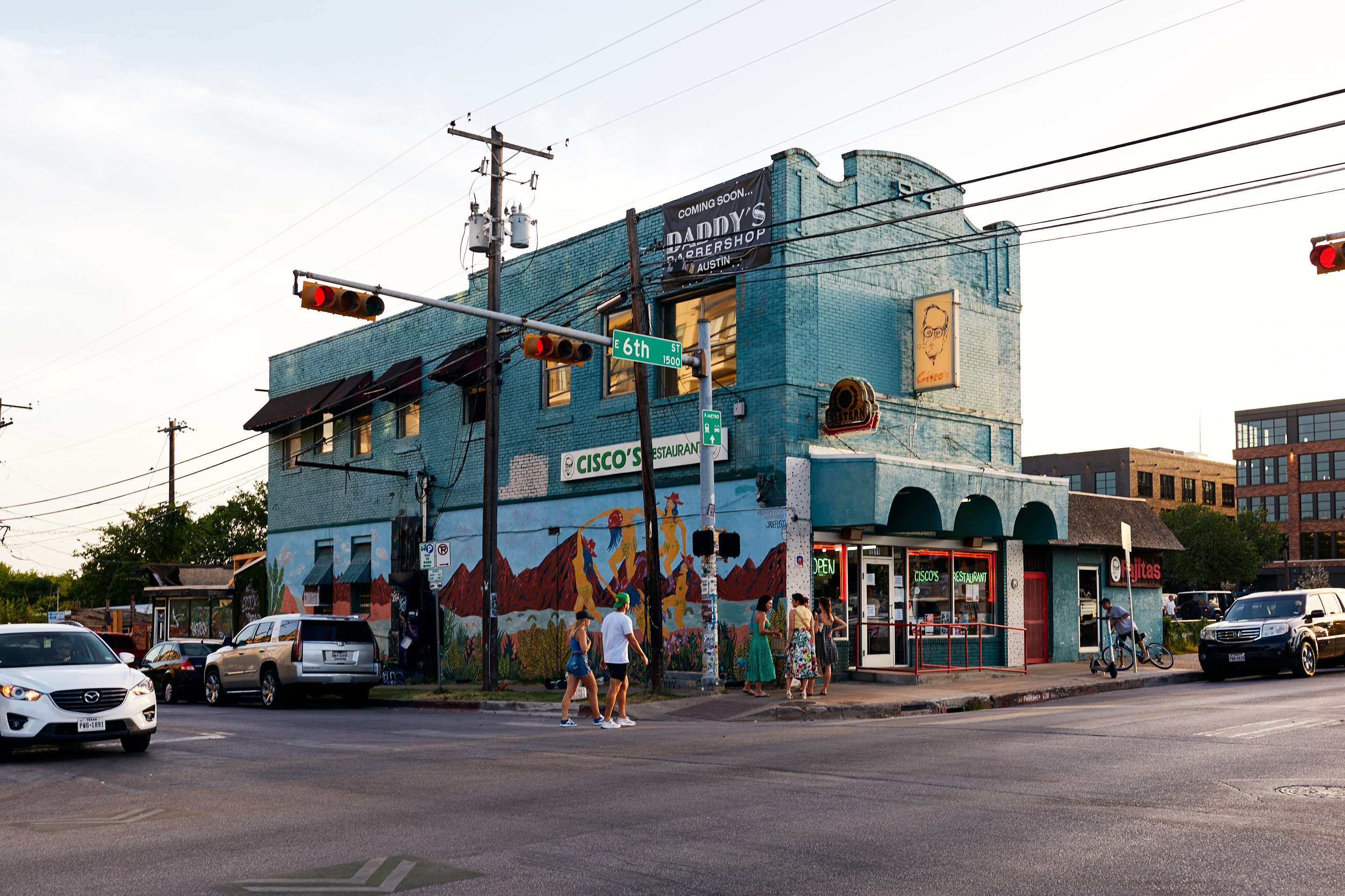 Sentral Austin Neighborhood Shoot | Sentral East Austin at 1614 E. Sixth