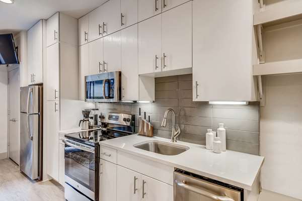 Suite - Sentral East Austin Apartment Hotel at 1630 East 6th