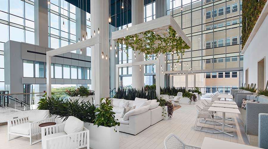 Gathering and Networking Spaces | Sentral Michigan Avenue