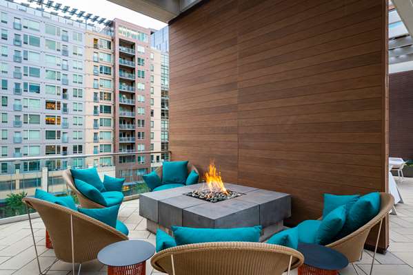 Exterior view - Sentral Union Station Apartments Denver - I-25, Exit 212