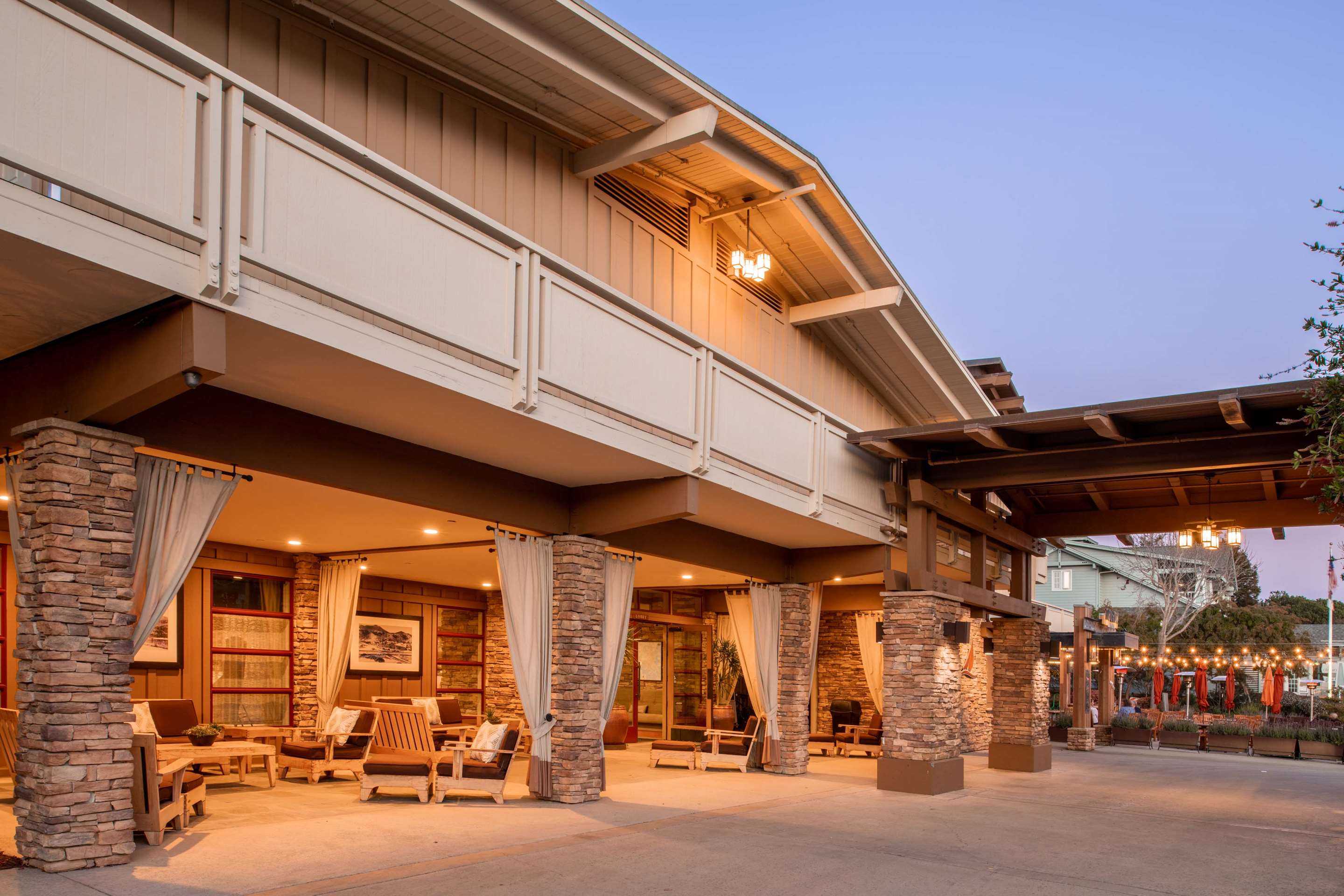Lodge At Tiburon Public Exterior Facade | The Lodge At Tiburon