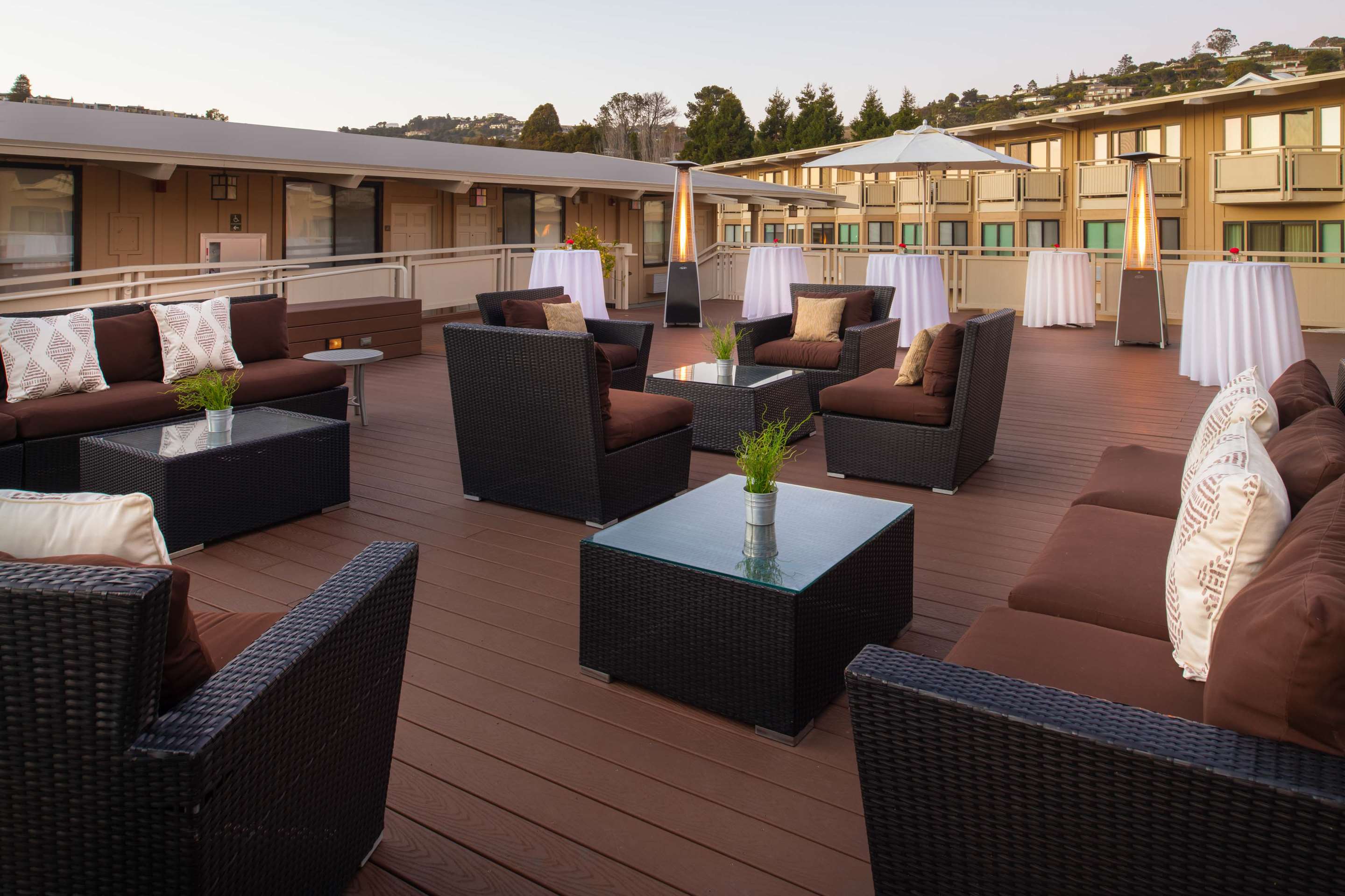 Lodge At Tiburon Public Skydeck Cocktail Rounds | The Lodge At Tiburon