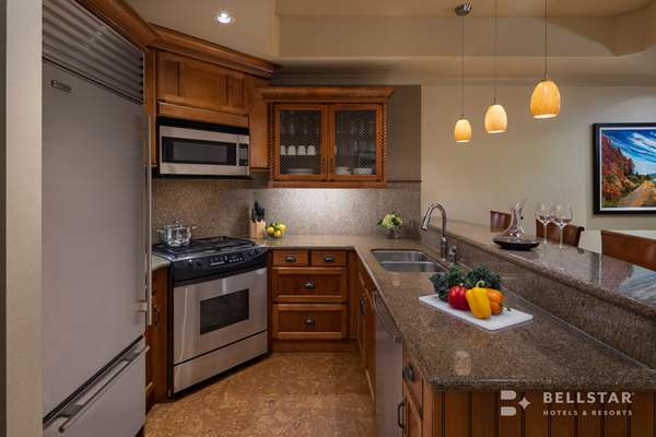 Suite - Royal Kelowna Hotel