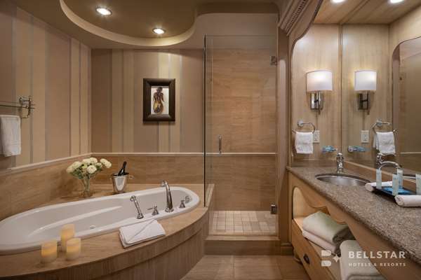 Suite - Royal Kelowna Hotel