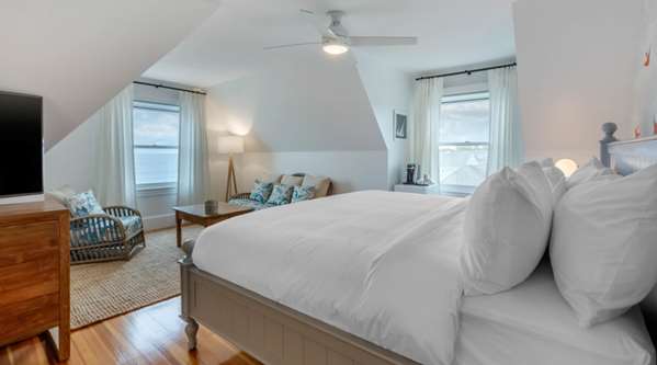 - Shore House Hotel Narragansett