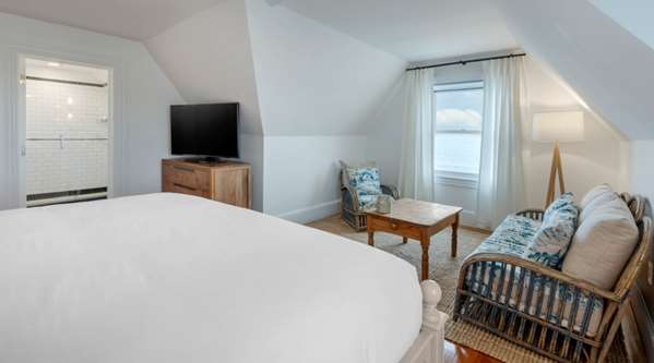 - Shore House Hotel Narragansett