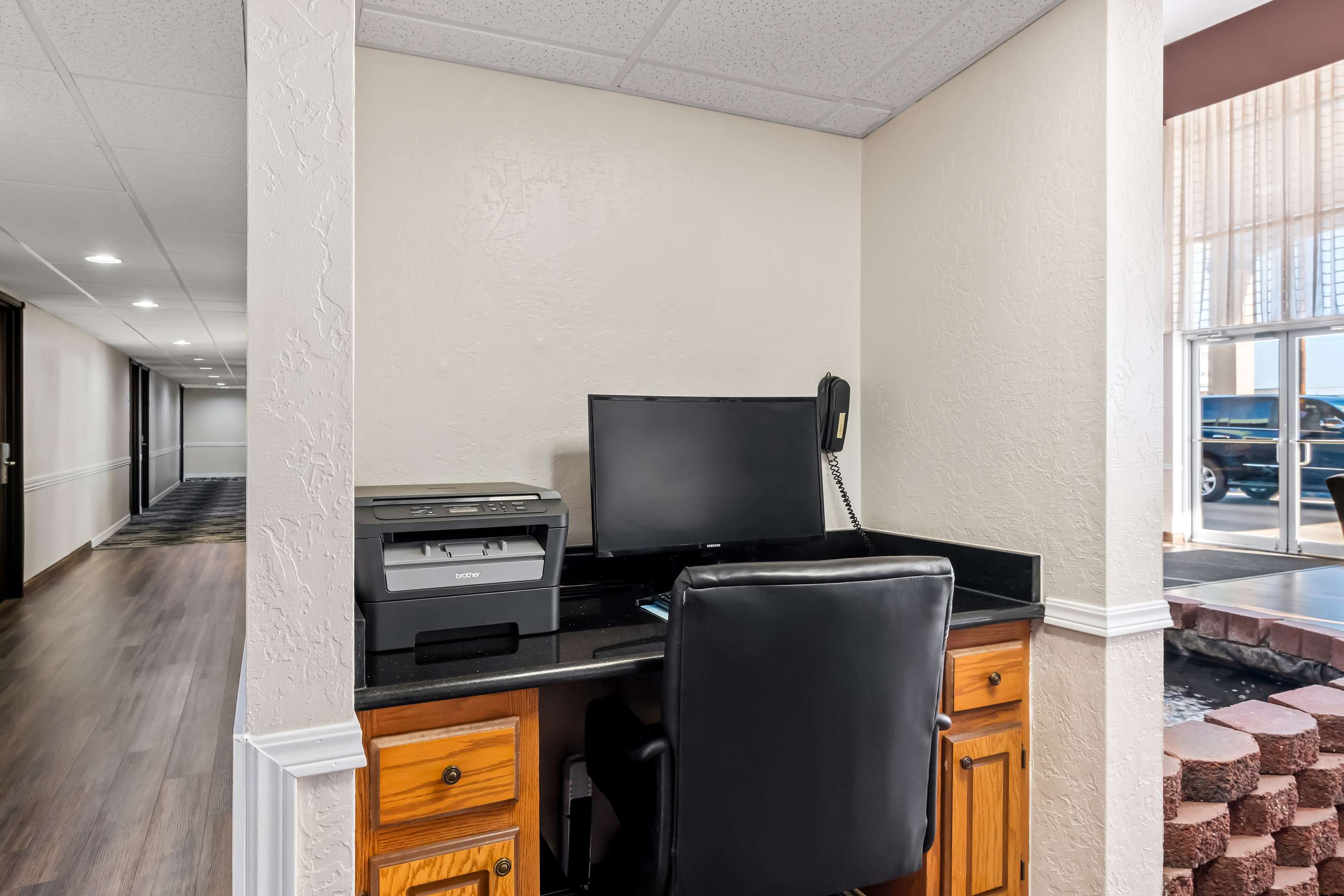 BW SureStay Duncan OK BusinessCenter