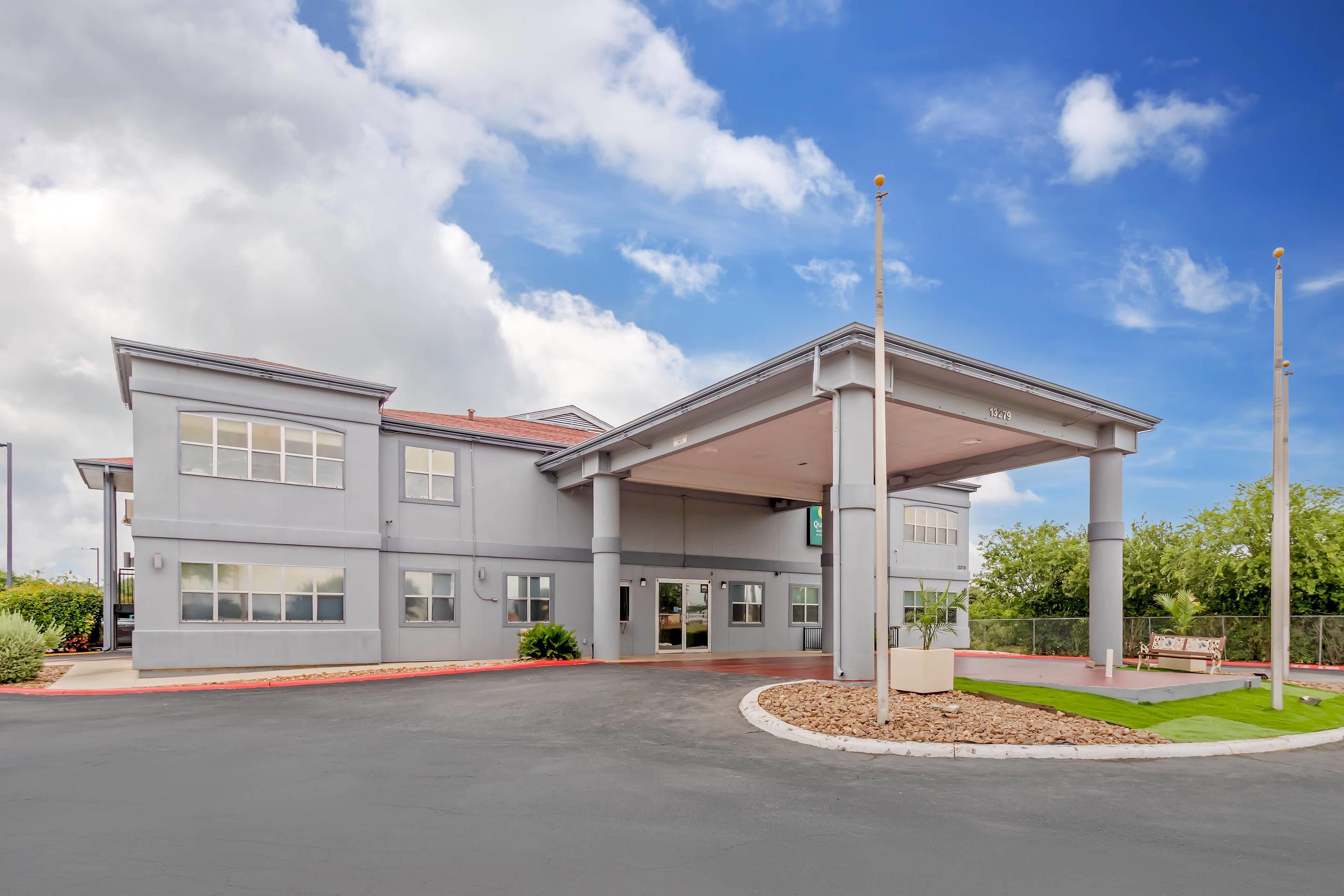 Hotel exterior | Quality Inn & Suites