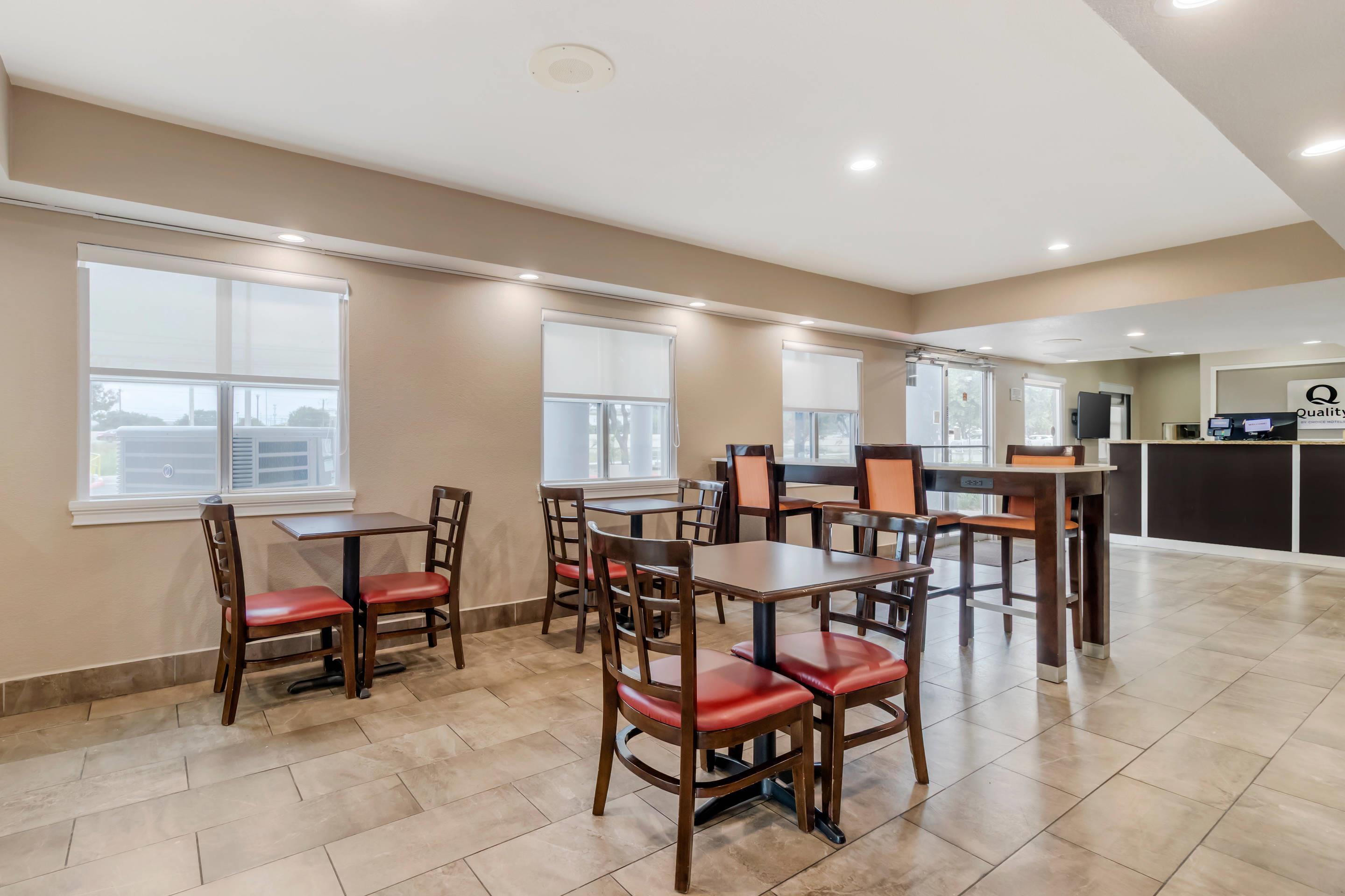 Breakfast area | Quality Inn & Suites
