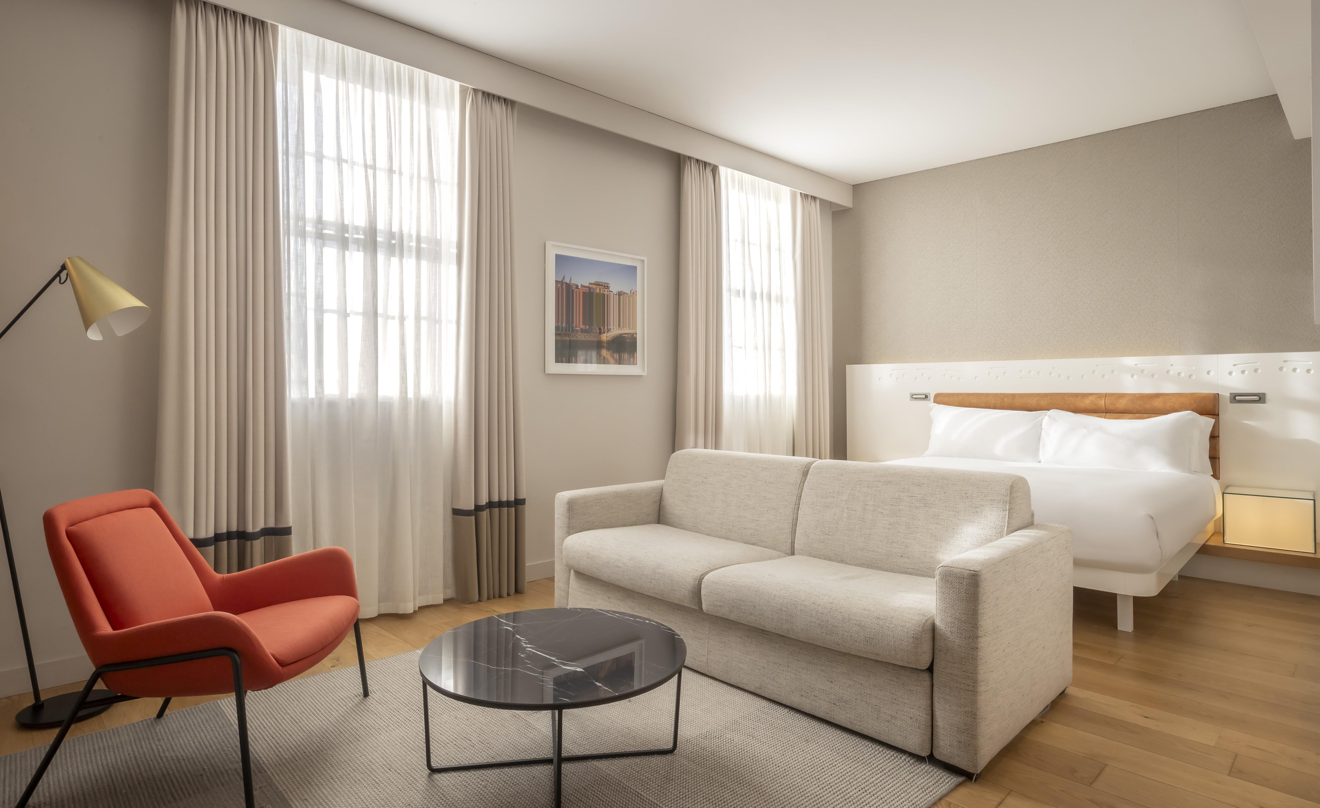 The Morrison Dublin, Curio Collection by Hilton Room Type - KING JUNIOR SUITE RIVER V