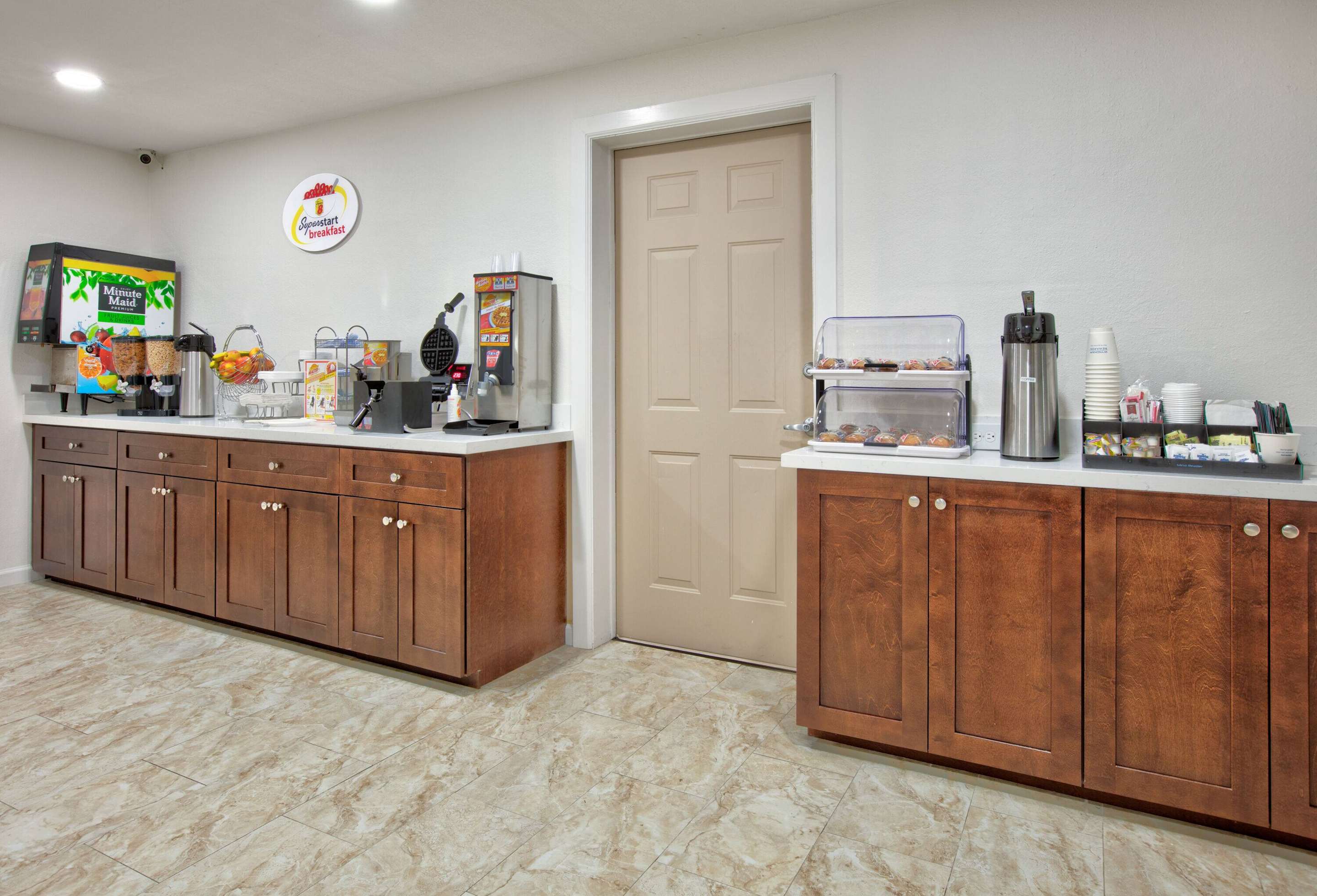 Undefined | Super 8 by Wyndham Victoria - South - Hwy 59