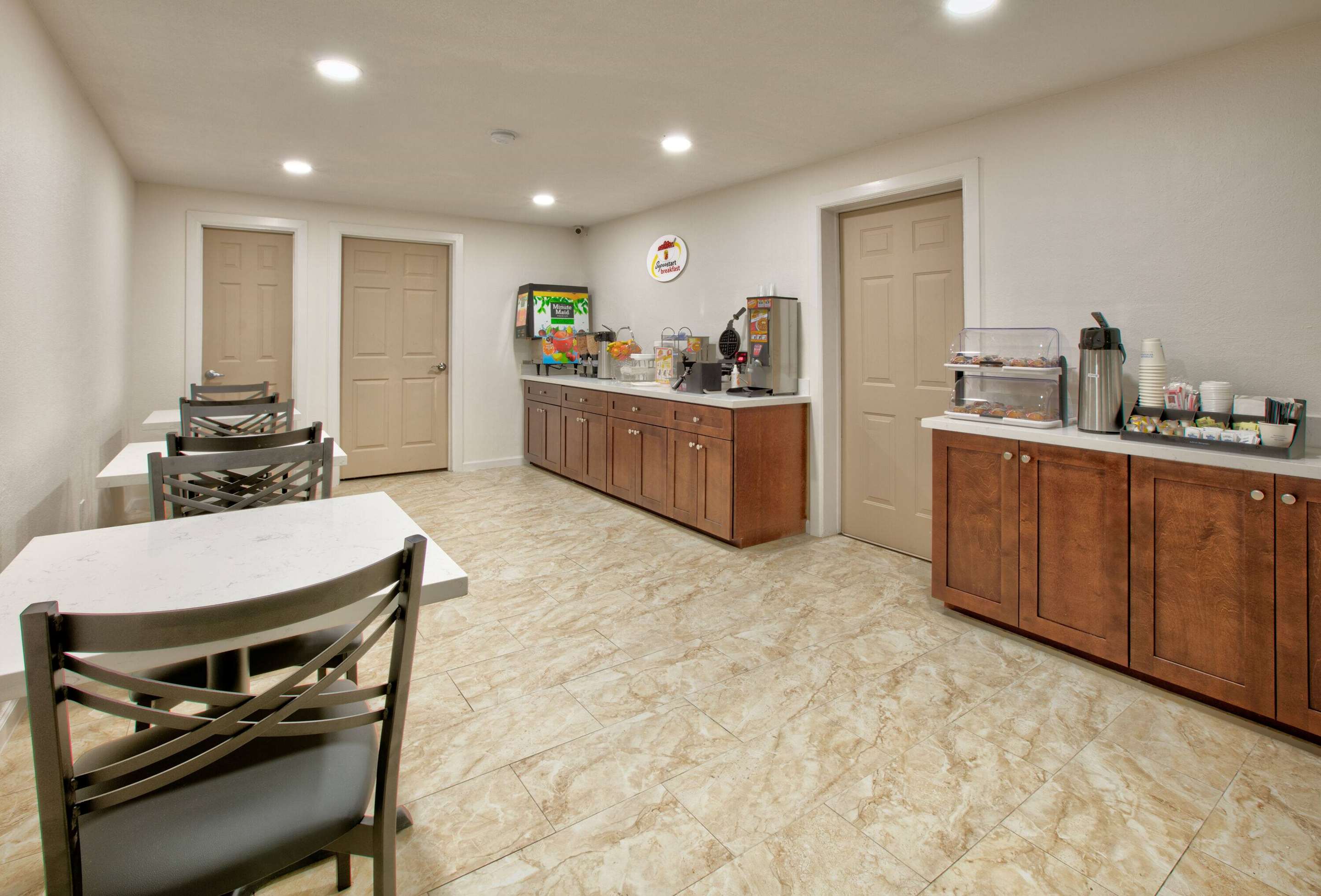Undefined | Super 8 by Wyndham Victoria - South - Hwy 59