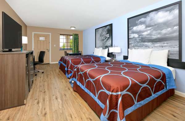  - Super 8 Motel Victoria