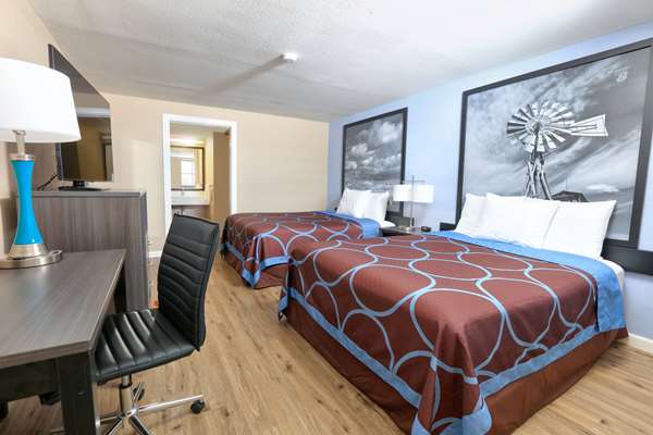  - Super 8 Motel Victoria