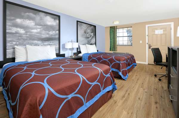  - Super 8 Motel Victoria