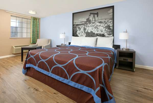  - Super 8 Motel Victoria