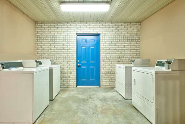  - Super 8 Motel Victoria