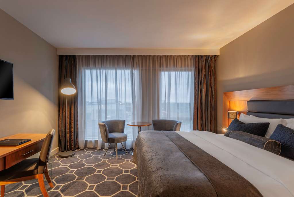 ATHLONE SPRINGS HOTEL-guestroom-Guest Room,On-Site.jpg