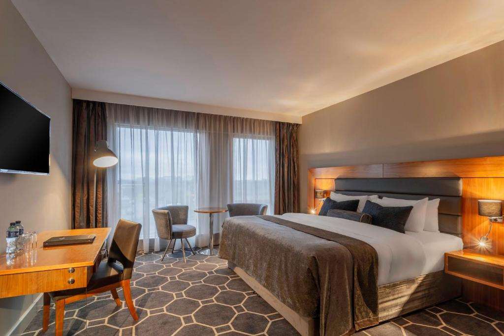 ATHLONE SPRINGS HOTEL-guestroom-Guest Room,Suite,On-Site.jpg