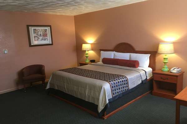  - Howard Johnson Hotel Raton - I-25, Exit 451