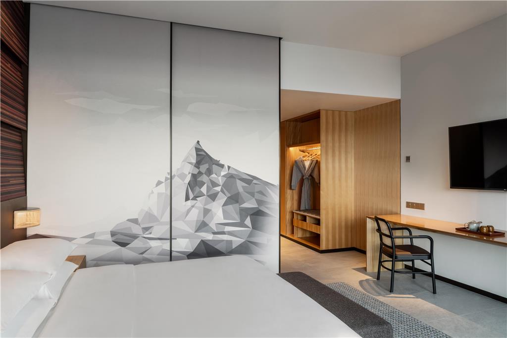 HYATT CENTRIC KOTA KINABALU-guestroom-Guest Room,On-Site.jpg