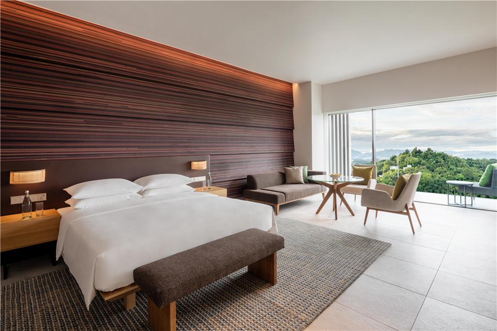 Hyatt Centric Kota Kinabalu Room Type - 1 KING BED, HILL VIEW, DELUXE