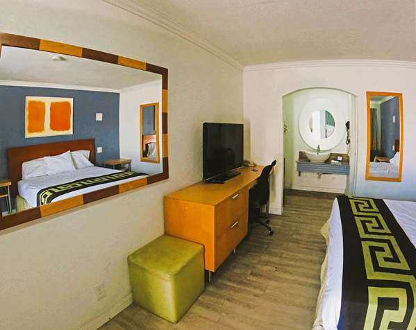  - Rodeway Inn & Suites Ridgecrest