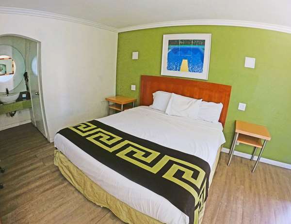  - Rodeway Inn & Suites Ridgecrest