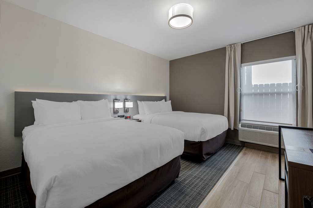 COMFORT INN SOUTH PADRE ISLAND CENT-guestroom-Guest Room,On-Site.jpg