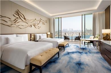 Palmscape Queen Room