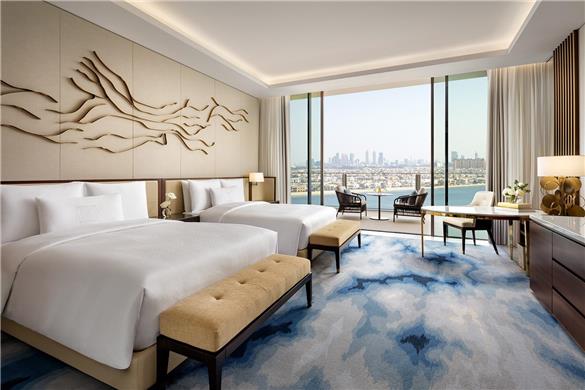 Royal Club Queen Palm View Room