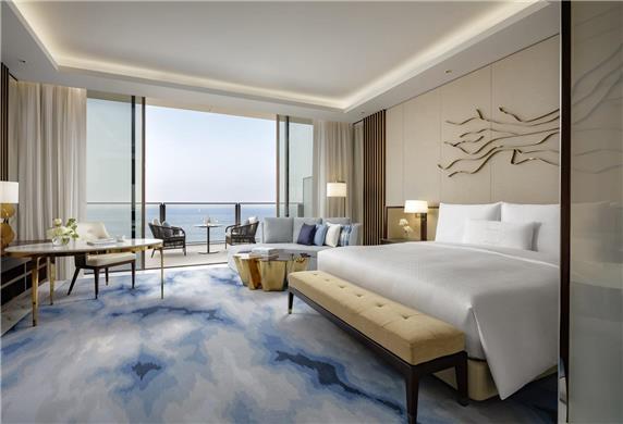 Royal Club King Sea View Room