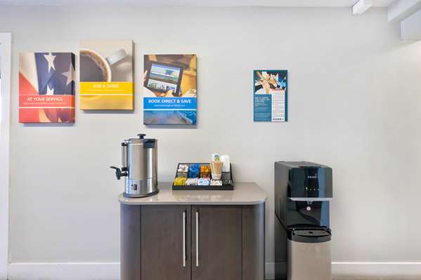 Suite - Crowne Plaza Hotel Seattle Airport SeaTac