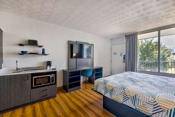 Suite - Crowne Plaza Hotel Seattle Airport SeaTac