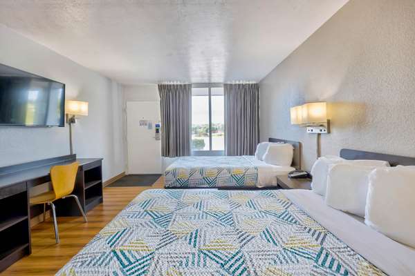 Suite - Crowne Plaza Hotel Seattle Airport SeaTac