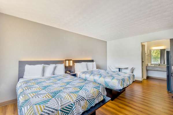 Suite - Crowne Plaza Hotel Seattle Airport SeaTac